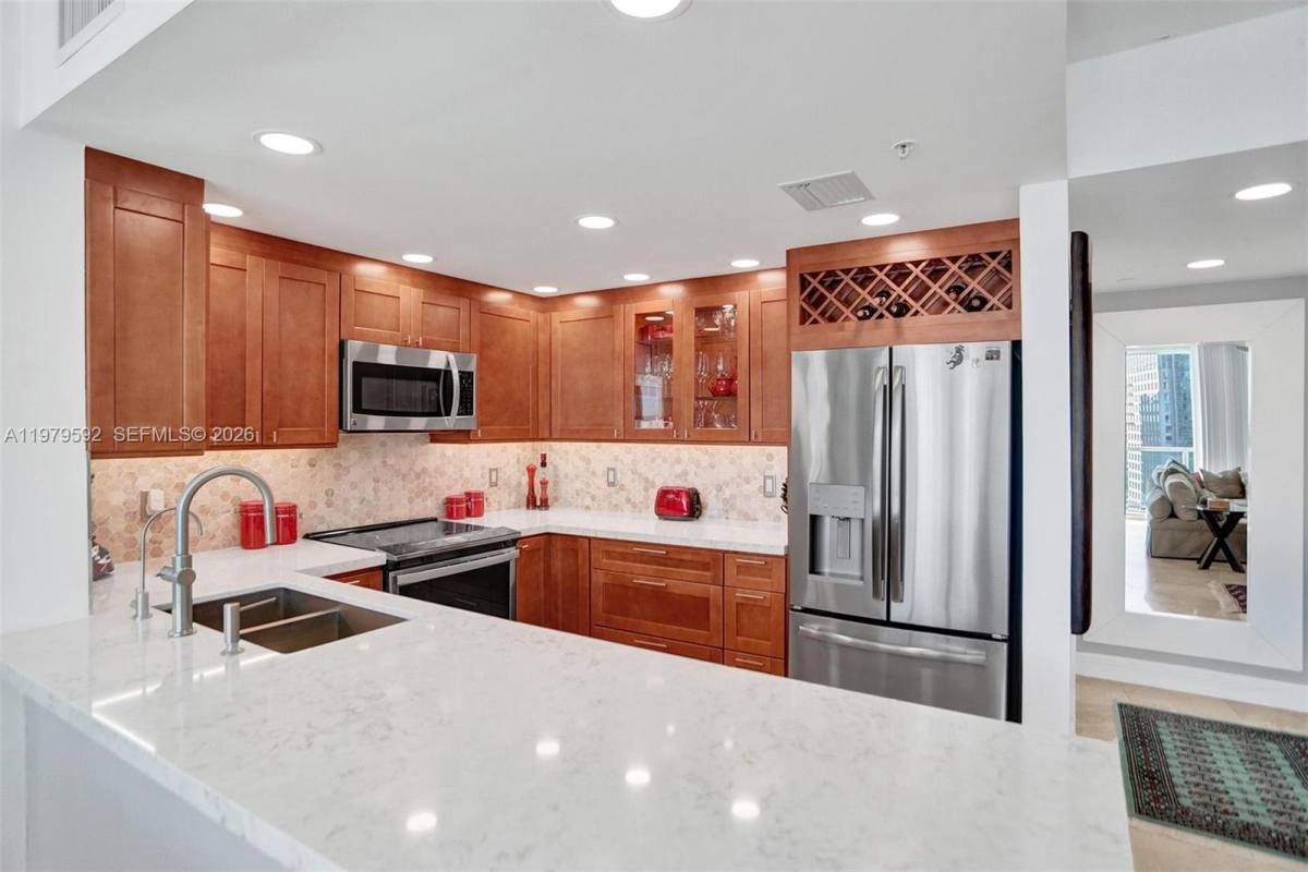 Apartment for rent at 1250 S Miami Ave #2702, Miami, FL 33130