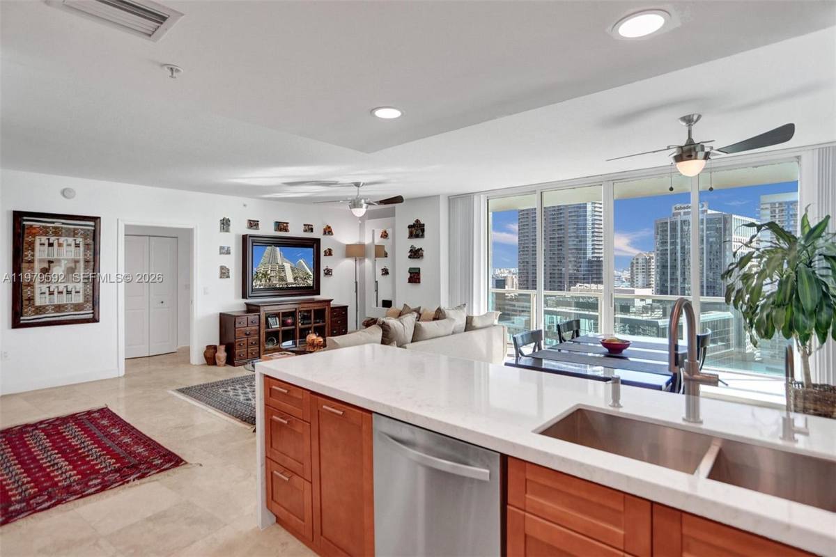 Apartment for rent at 1250 S Miami Ave #2702, Miami, FL 33130