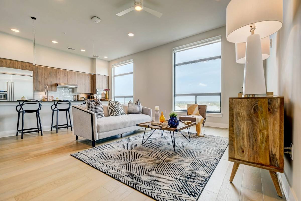 Apartment for rent at 510 W 20th St, Houston, TX 77008
