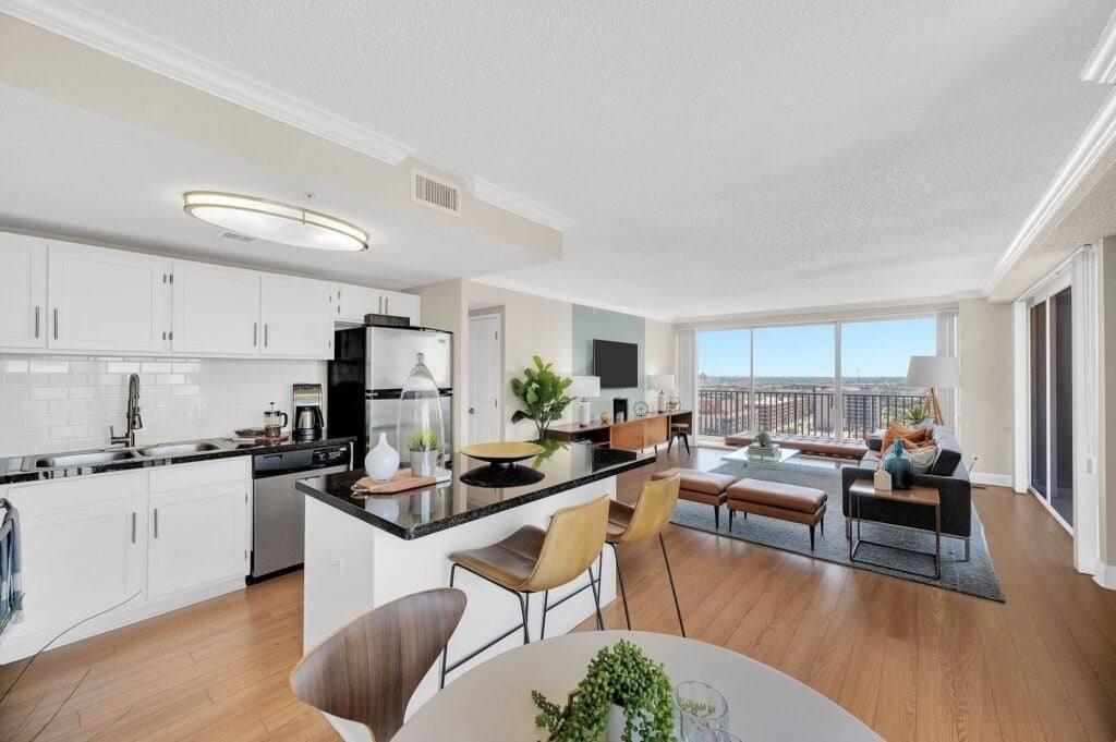 Apartment for rent at 1617 Fannin St, Houston, TX 77002