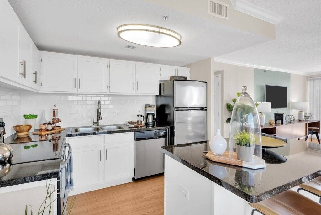Apartment for rent at 1617 Fannin St, Houston, TX 77002
