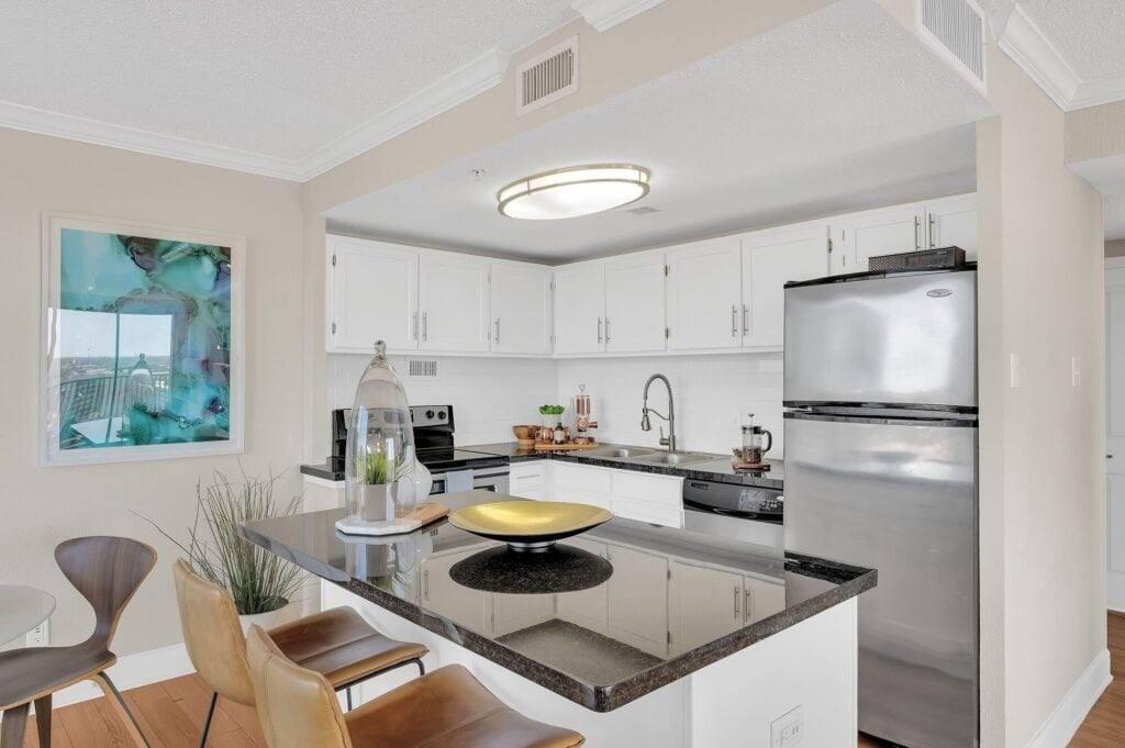 Apartment for rent at 1617 Fannin St, Houston, TX 77002