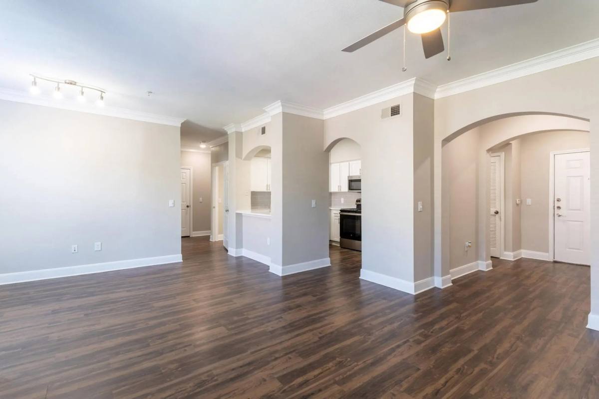 Apartment for rent at 320 Jackson Hill St, Houston, TX 77007