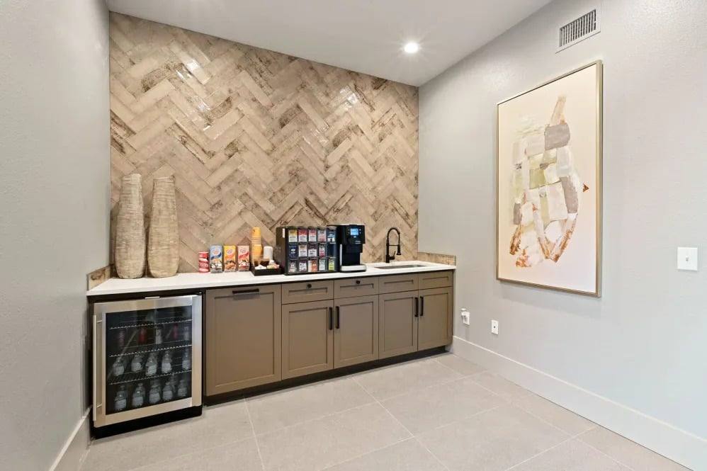 Apartment for rent at 7500 Kirby Dr, Houston, TX 77030