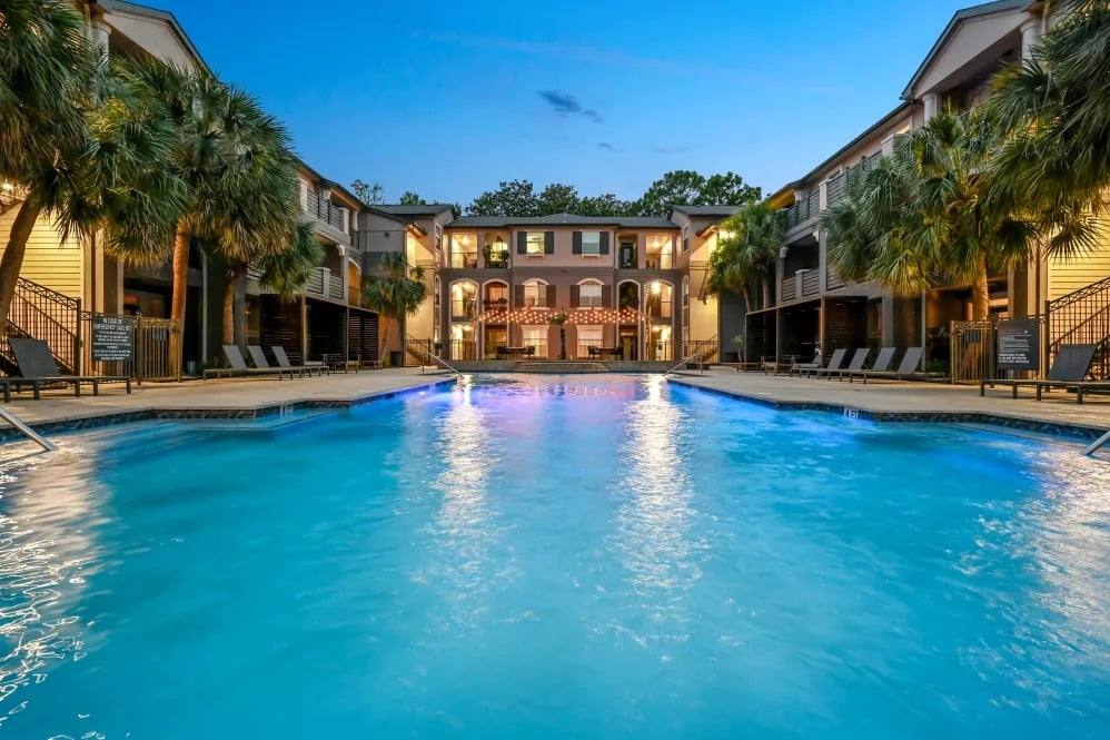 Apartment for rent at 7500 Kirby Dr, Houston, TX 77030