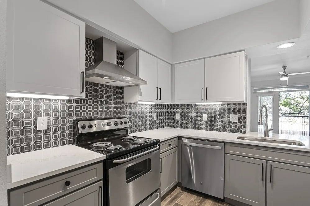 Apartment for rent at 7500 Kirby Dr, Houston, TX 77030