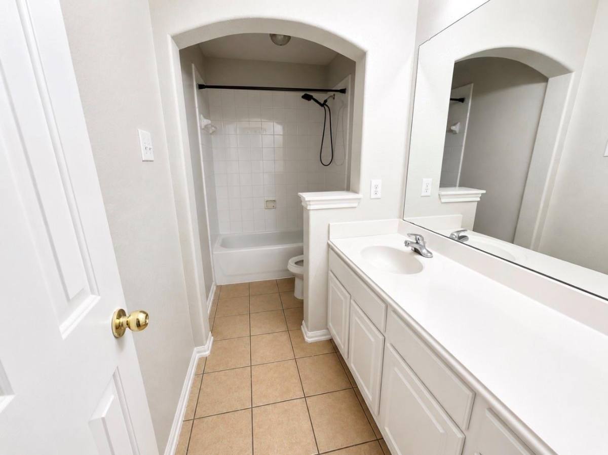 House for rent at 812 Hollyhock Dr, Stafford, TX 77477