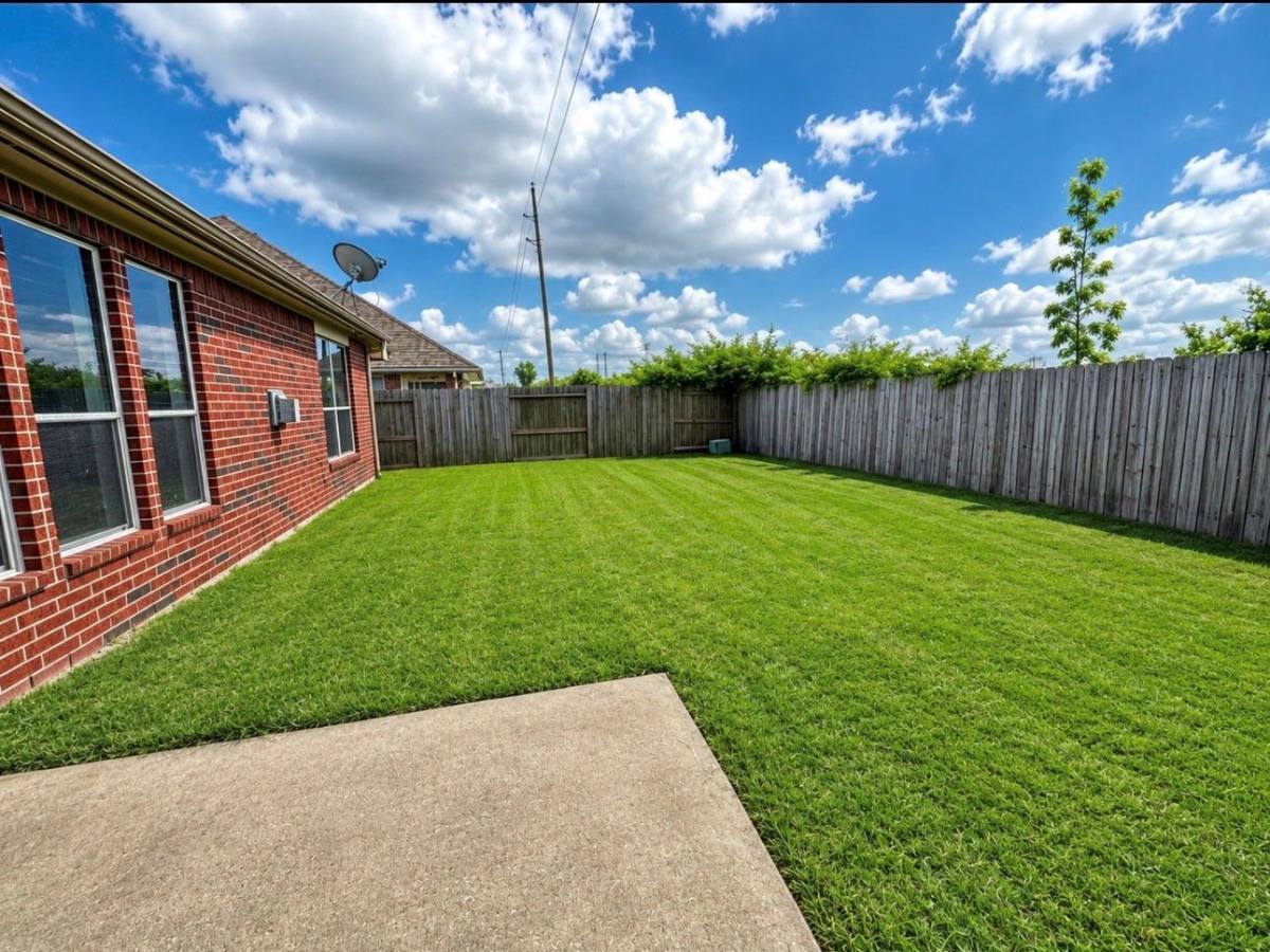 House for rent at 812 Hollyhock Dr, Stafford, TX 77477