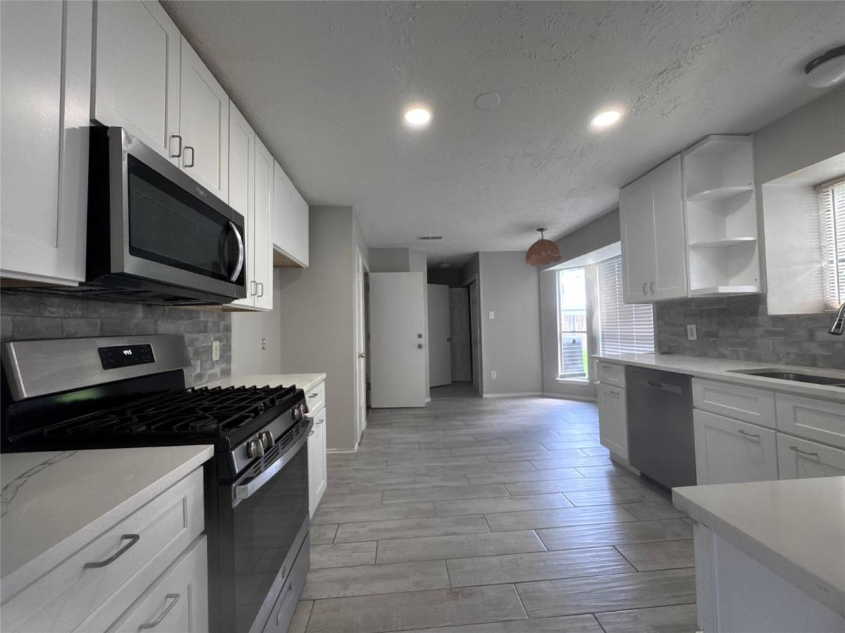 House for rent at 12307 Glenmeadow Dr, Stafford, TX 77477
