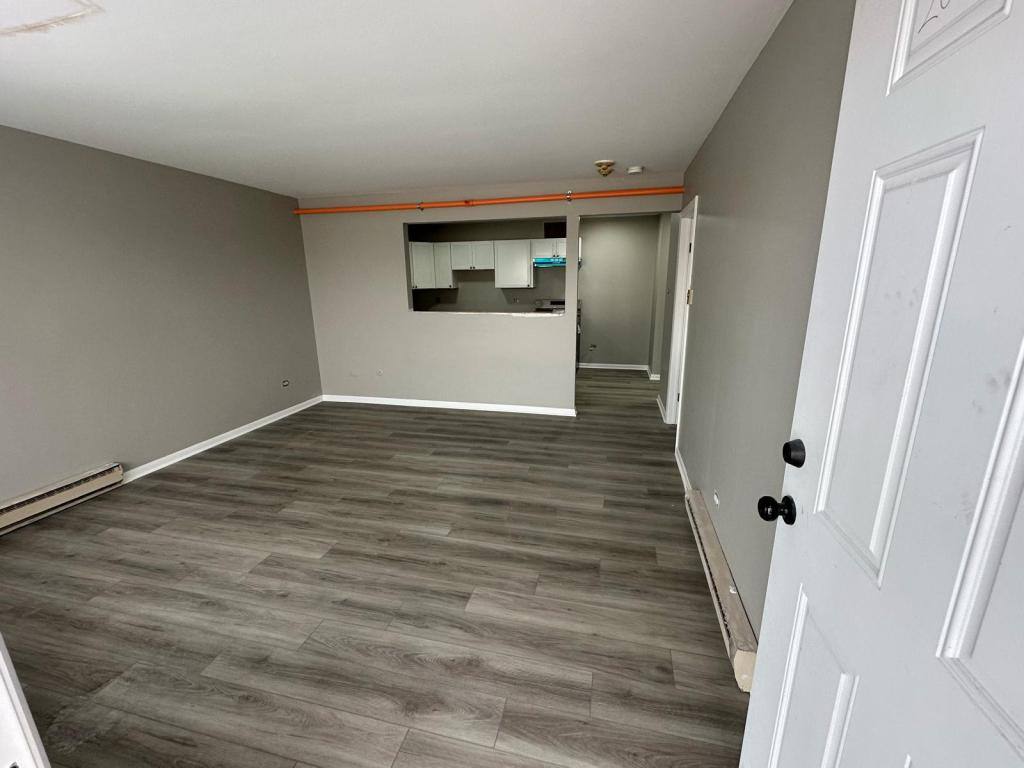 Apartment for rent at 8646 S Roberts Rd, Justice, IL 60458