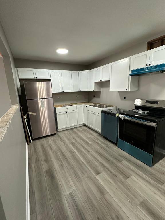 Apartment for rent at 8646 S Roberts Rd, Justice, IL 60458