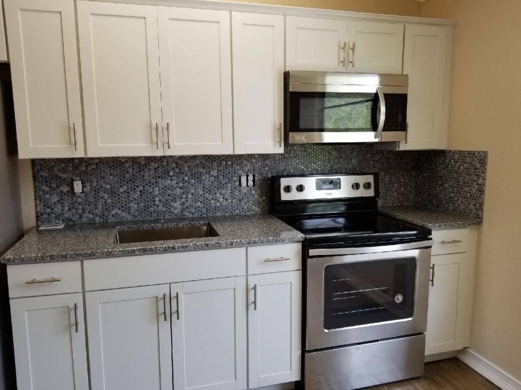 Apartment for rent at 1150 Polk St, Fort Myers, FL 33916
