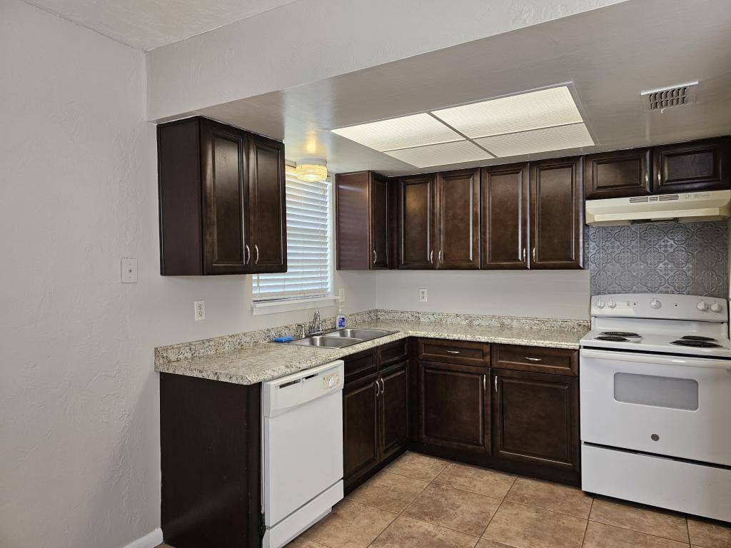Apartment for rent at 2205 Conway Dr #200, Deltona, FL 32738