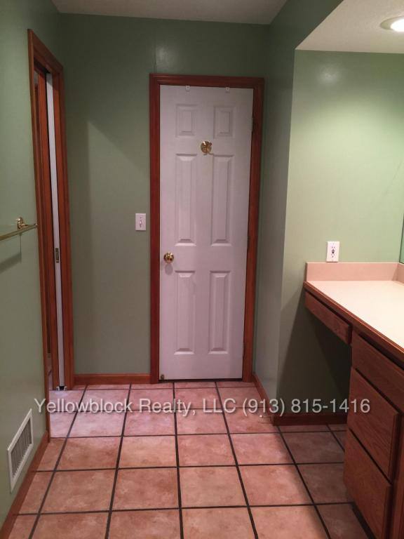 House for rent at 2311 W 79th St, Prairie Village, KS 66208