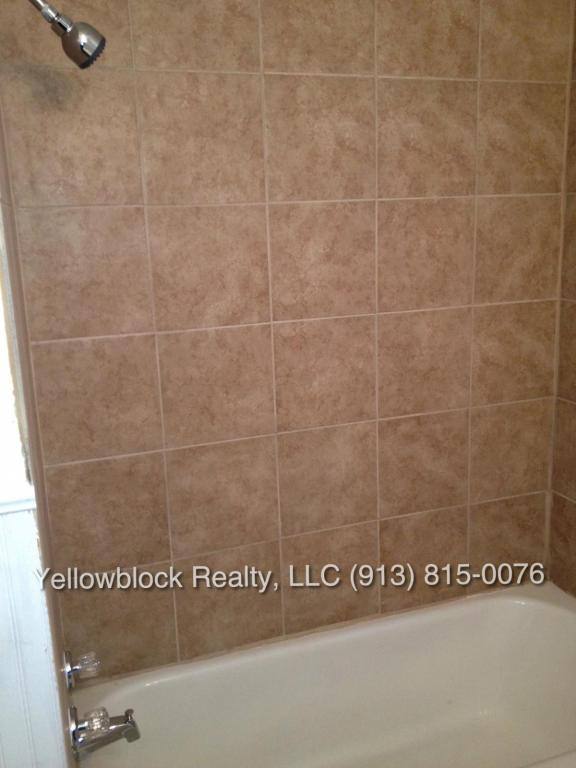 House for rent at 5717 W 75th St, Prairie Village, KS 66208