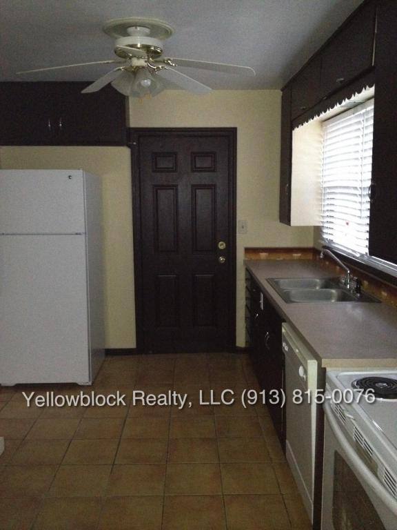 House for rent at 5717 W 75th St, Prairie Village, KS 66208
