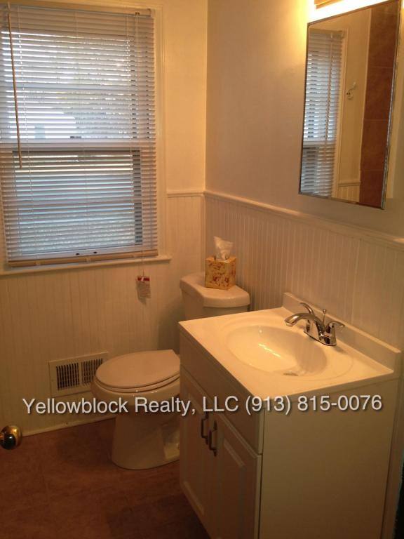 House for rent at 5717 W 75th St, Prairie Village, KS 66208