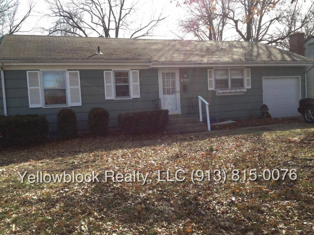 House for rent at 5717 W 75th St, Prairie Village, KS 66208