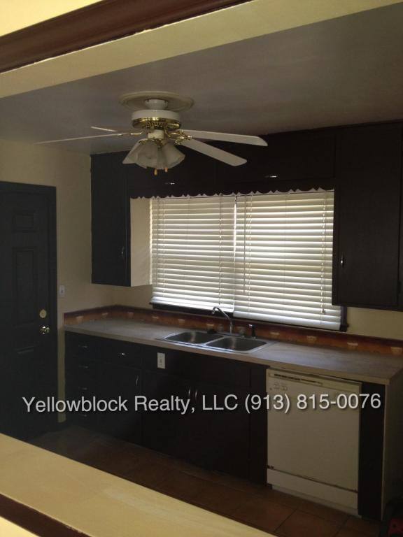House for rent at 5717 W 75th St, Prairie Village, KS 66208
