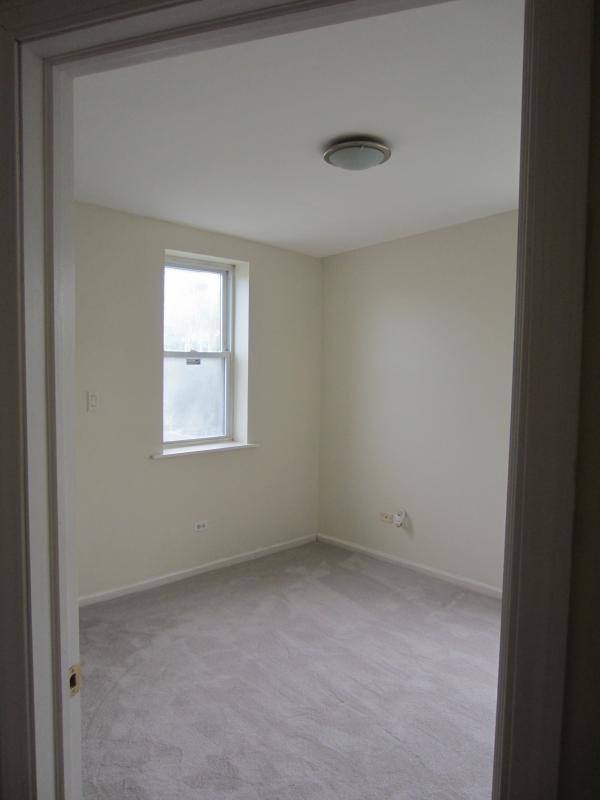 Condo for rent at 4321 S Ellis Ave #2, Chicago, IL 60653