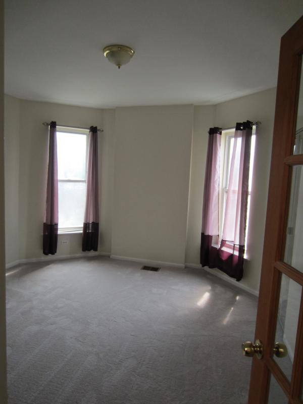 Condo for rent at 4321 S Ellis Ave #2, Chicago, IL 60653