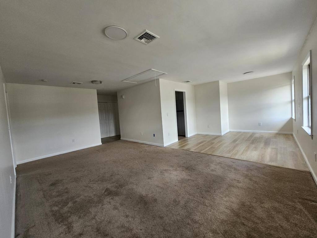 Apartment for rent at 100 Quarry Rd, Hamburg, NJ 07419