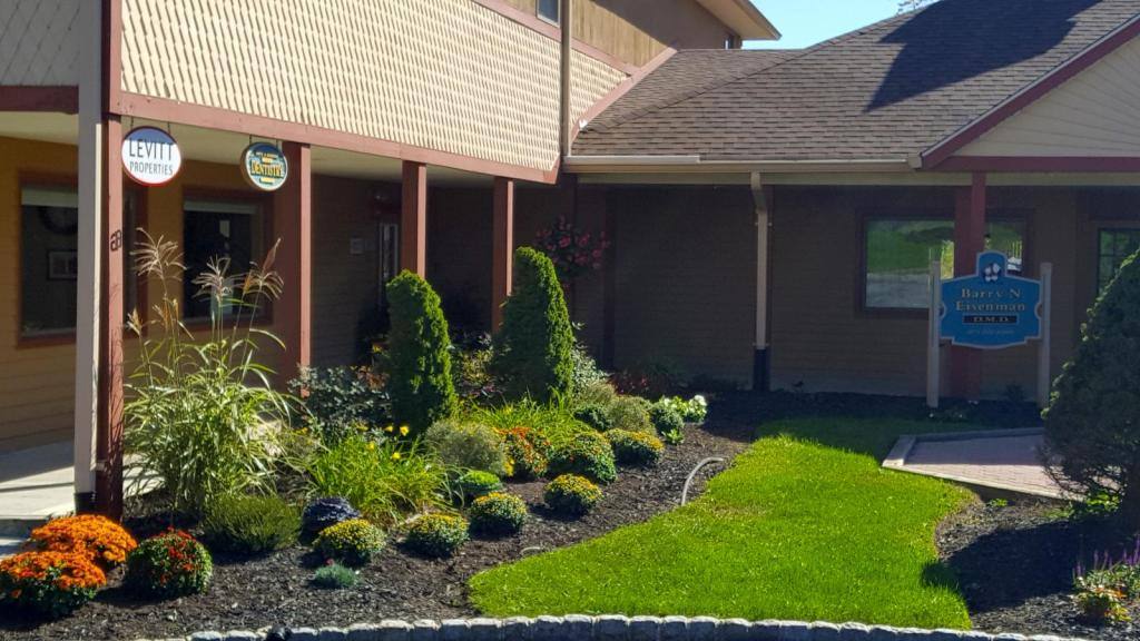 Apartment for rent at 100 Quarry Rd, Hamburg, NJ 07419