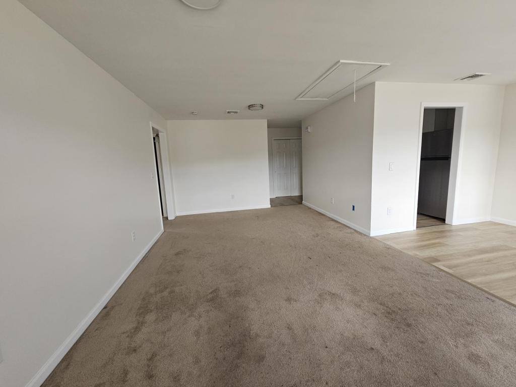 Apartment for rent at 100 Quarry Rd, Hamburg, NJ 07419