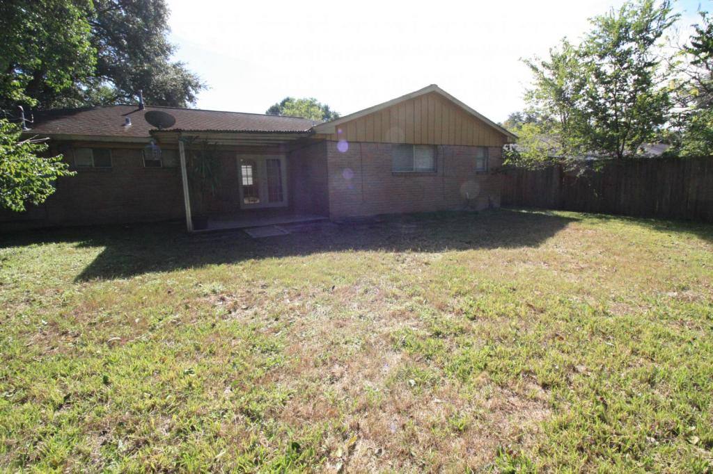 House for rent at 5830 Effingham Dr, Houston, TX 77035