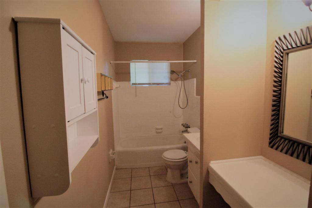 House for rent at 5830 Effingham Dr, Houston, TX 77035