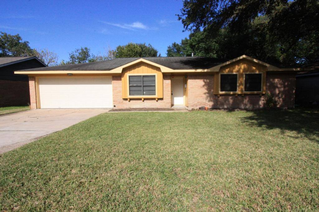 House for rent at 5830 Effingham Dr, Houston, TX 77035