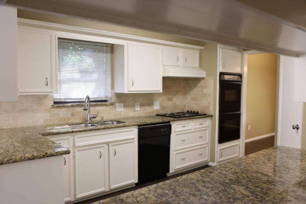 House for rent at 2215 Silver Falls Dr, Kingwood, TX 77339