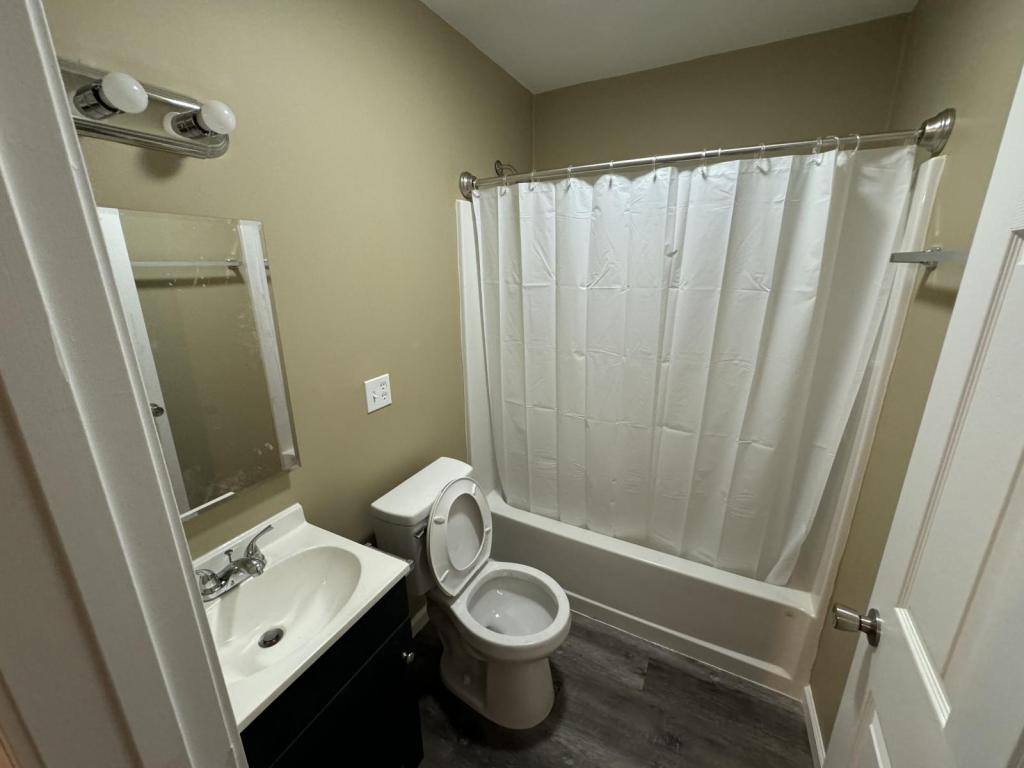 Apartment for rent at 1623 Pinewood Rd #8, Lake Charles, LA 70611