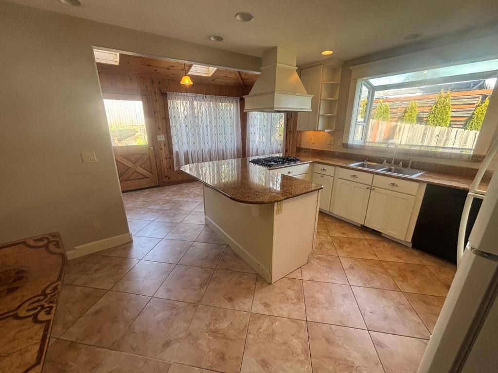 House for rent at 663 S 11th St, Coos Bay, OR 97420