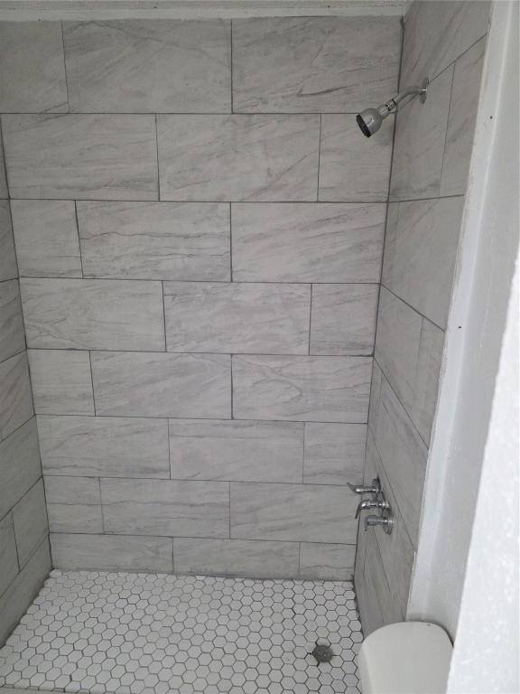 Townhouse for rent at 10343 Huntington Place Dr, Houston, TX 77099