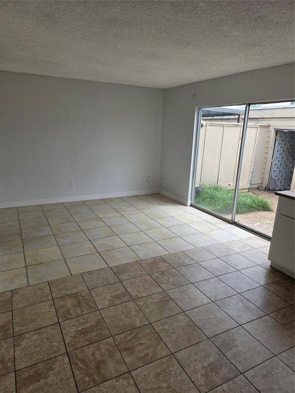 Townhouse for rent at 10343 Huntington Place Dr, Houston, TX 77099