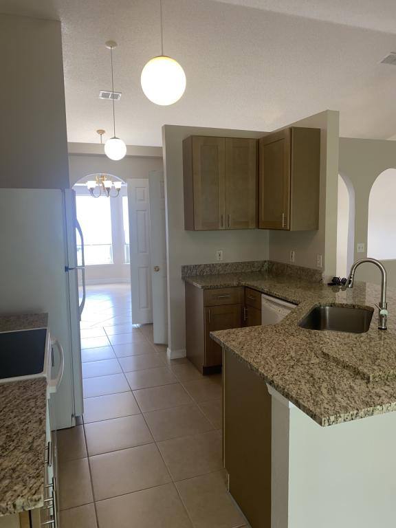 House for rent at 305 Chiquita Court, Kissimmee, FL 34758
