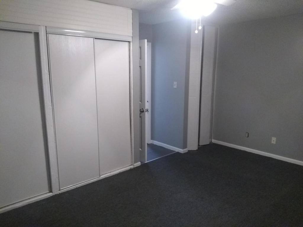 Townhouse for rent at 228 8th St, Decatur, AL 35601
