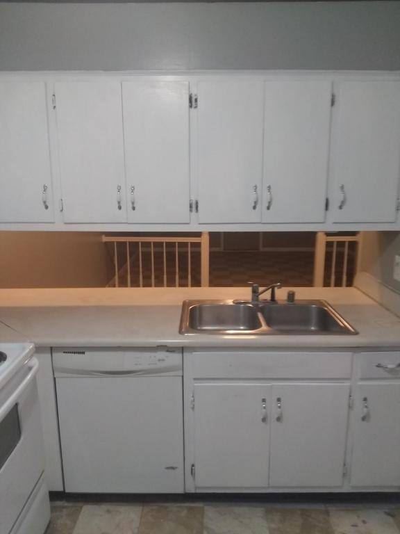 Townhouse for rent at 228 8th St, Decatur, AL 35601
