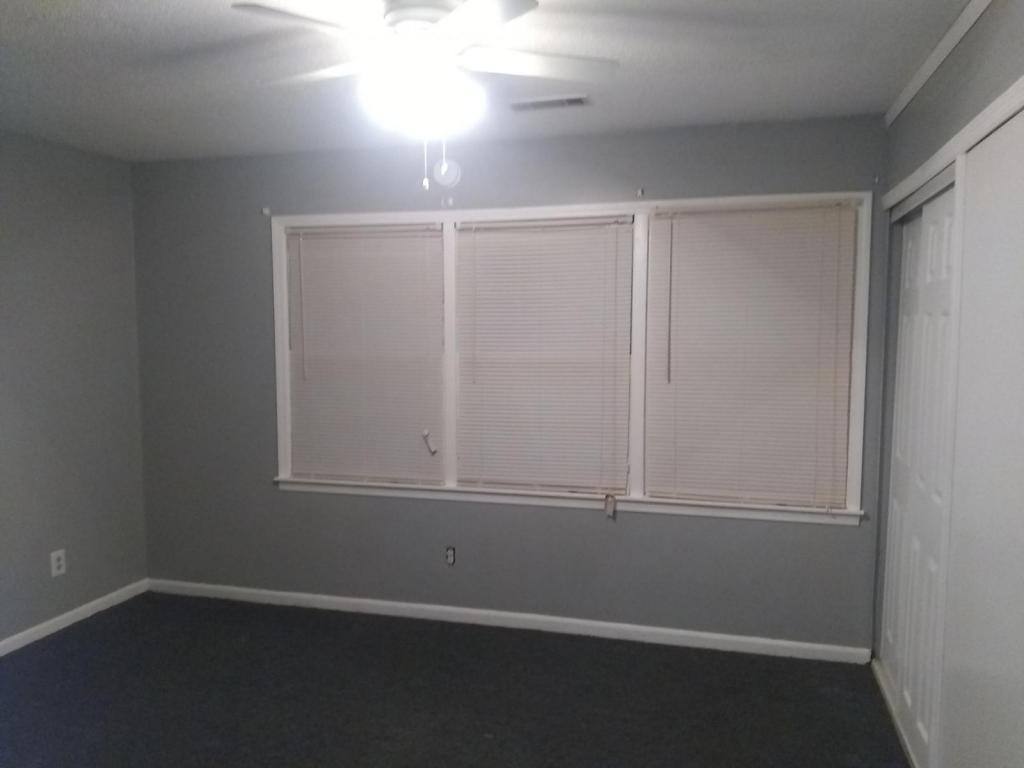 Townhouse for rent at 228 8th St, Decatur, AL 35601