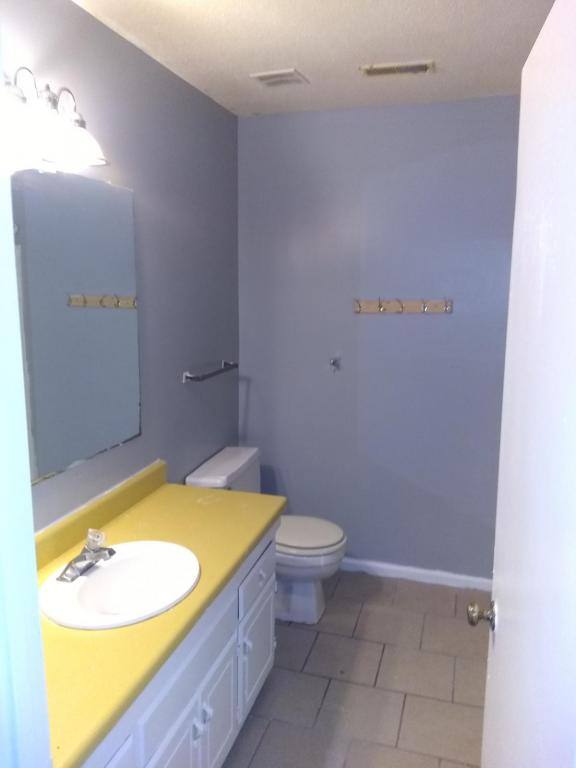 Townhouse for rent at 212 8th St SW, Decatur, AL 35601