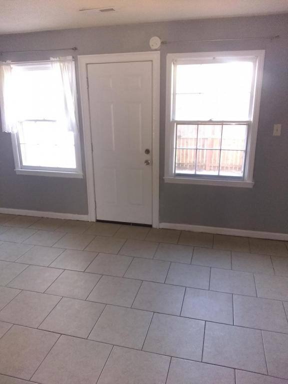 Townhouse for rent at 212 8th St SW, Decatur, AL 35601