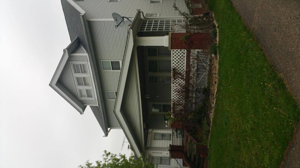 House for rent at 3330 Fortune Ave, Cleveland, OH 44129