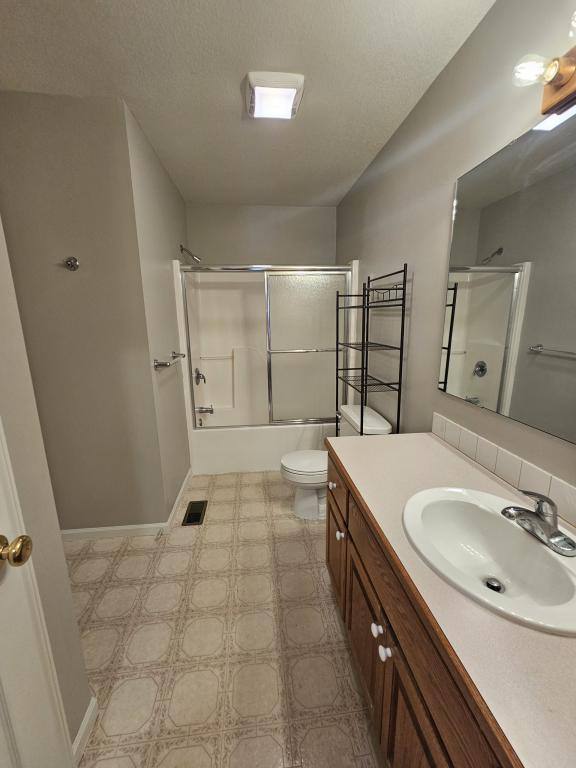Townhouse for rent at 233 Elm St, Baldwin City, KS 66006