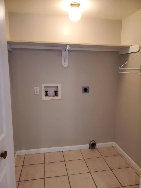 Townhouse for rent at 233 Elm St, Baldwin City, KS 66006