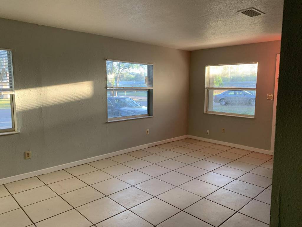 House for rent at 825 Lyndhurst St, Dunedin, FL 34698