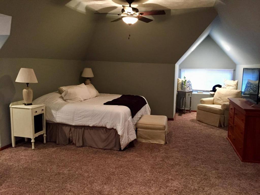 House for rent at 4623 Douglas St, Omaha, NE 68132