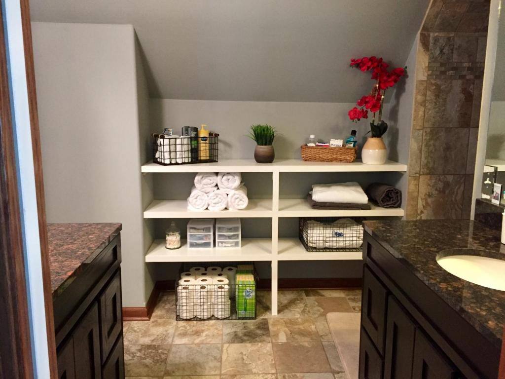 House for rent at 4623 Douglas St, Omaha, NE 68132