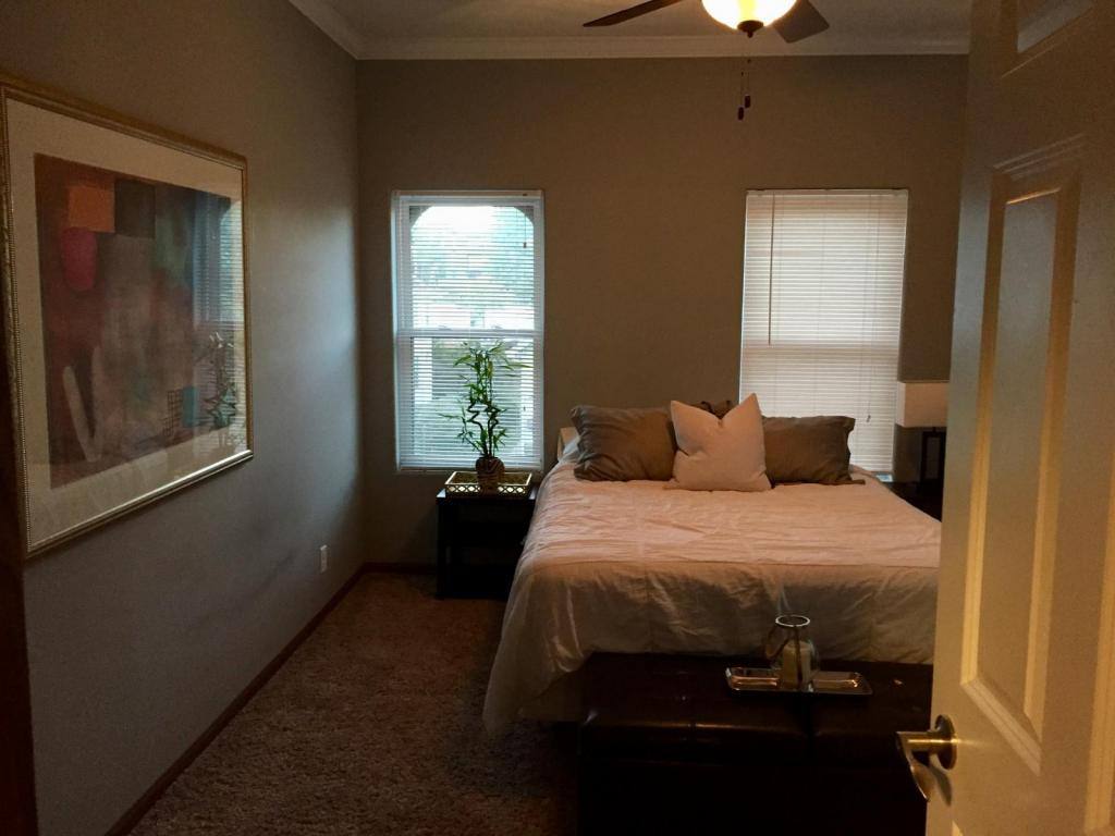 House for rent at 4623 Douglas St, Omaha, NE 68132