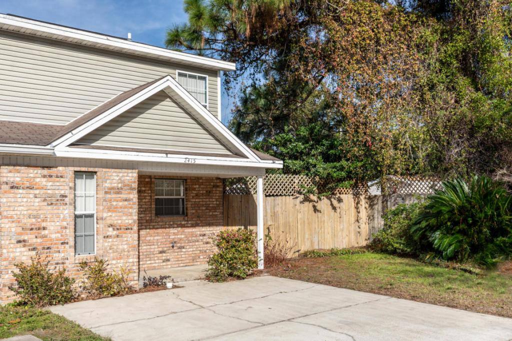 Townhouse for rent at 2415 Suwanee Lane, Fort Walton Beach, FL 32547